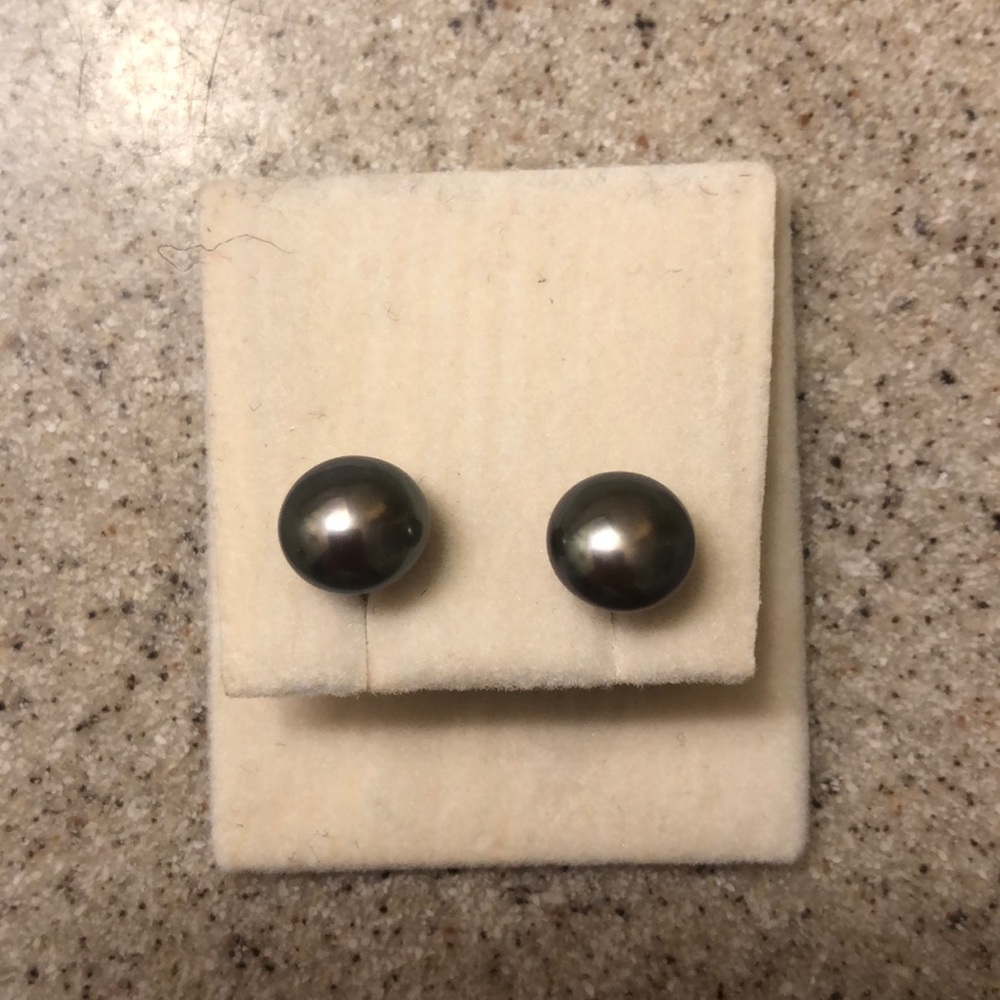 Classic Grey Pearls